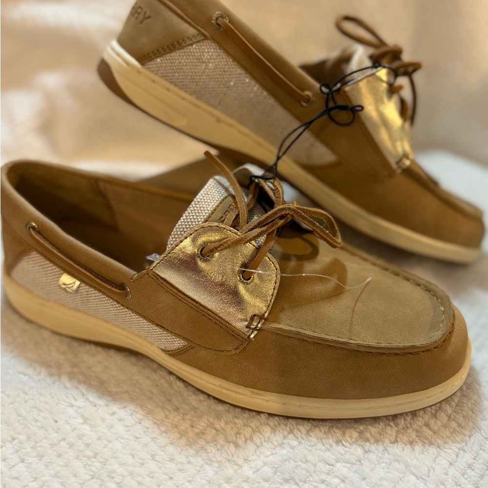 Sperry Women’s Tan and Gold Boat Shoes